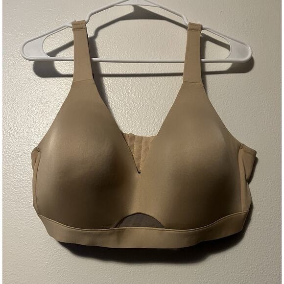 Cacique Bra Lightly Lined No Wire Back Closure Wireless Size 42D Beige - Picture 1 of 6